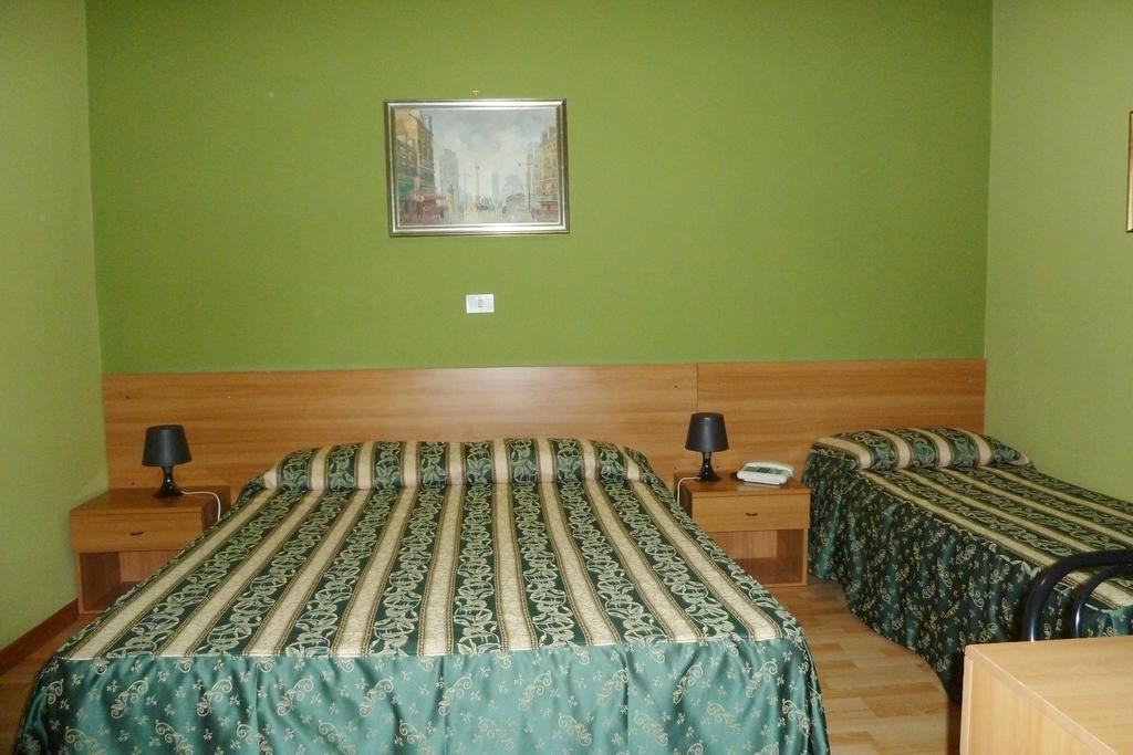 Hotel Sutrium Zimmer foto